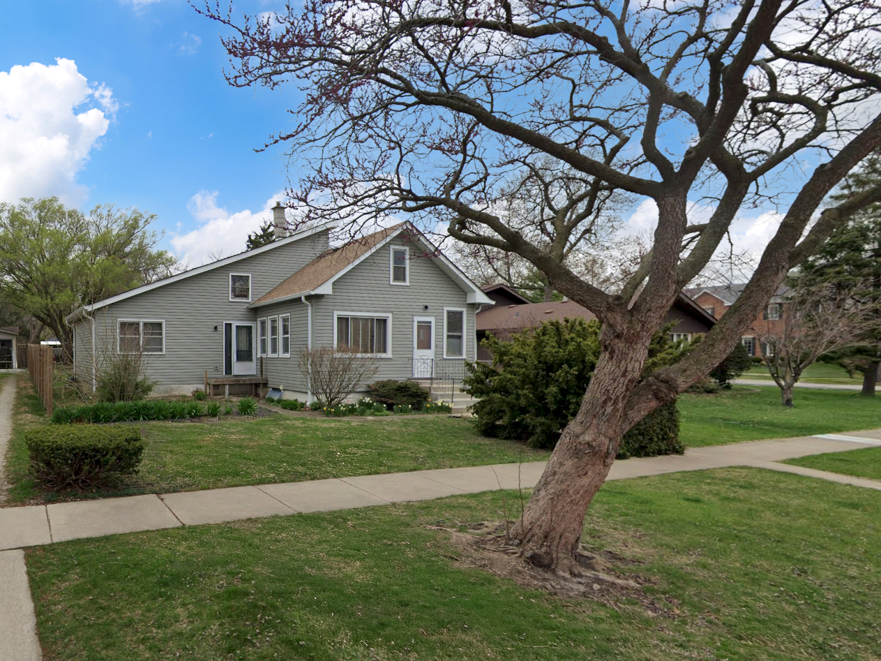 206 S Adams Street, Westmont, IL 60559