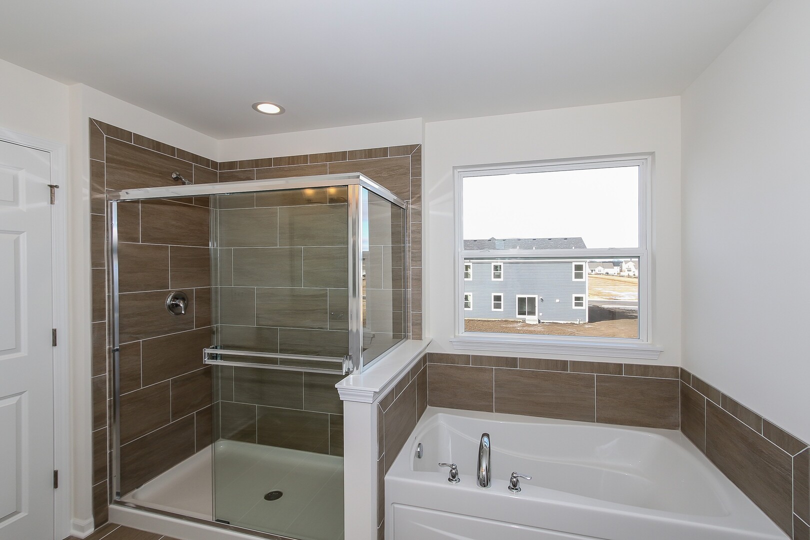 516 Endicott Road, South Elgin, IL 60177