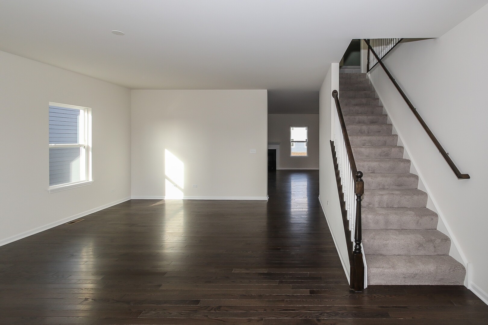 516 Endicott Road, South Elgin, IL 60177