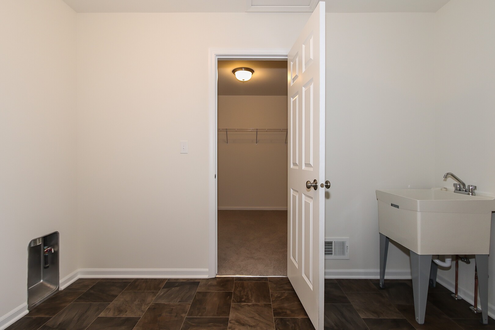 516 Endicott Road, South Elgin, IL 60177