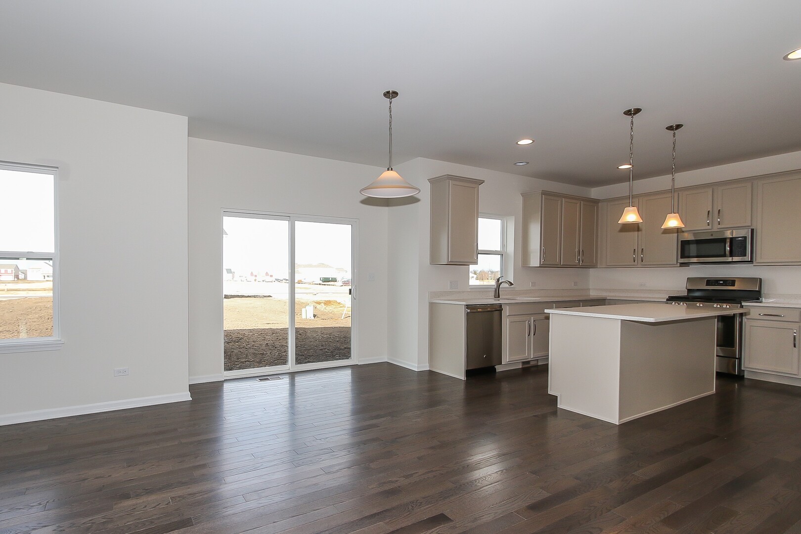 516 Endicott Road, South Elgin, IL 60177