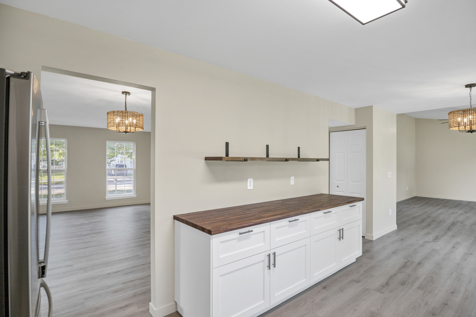 2076 Whitmore Drive, Romeoville, IL 60446