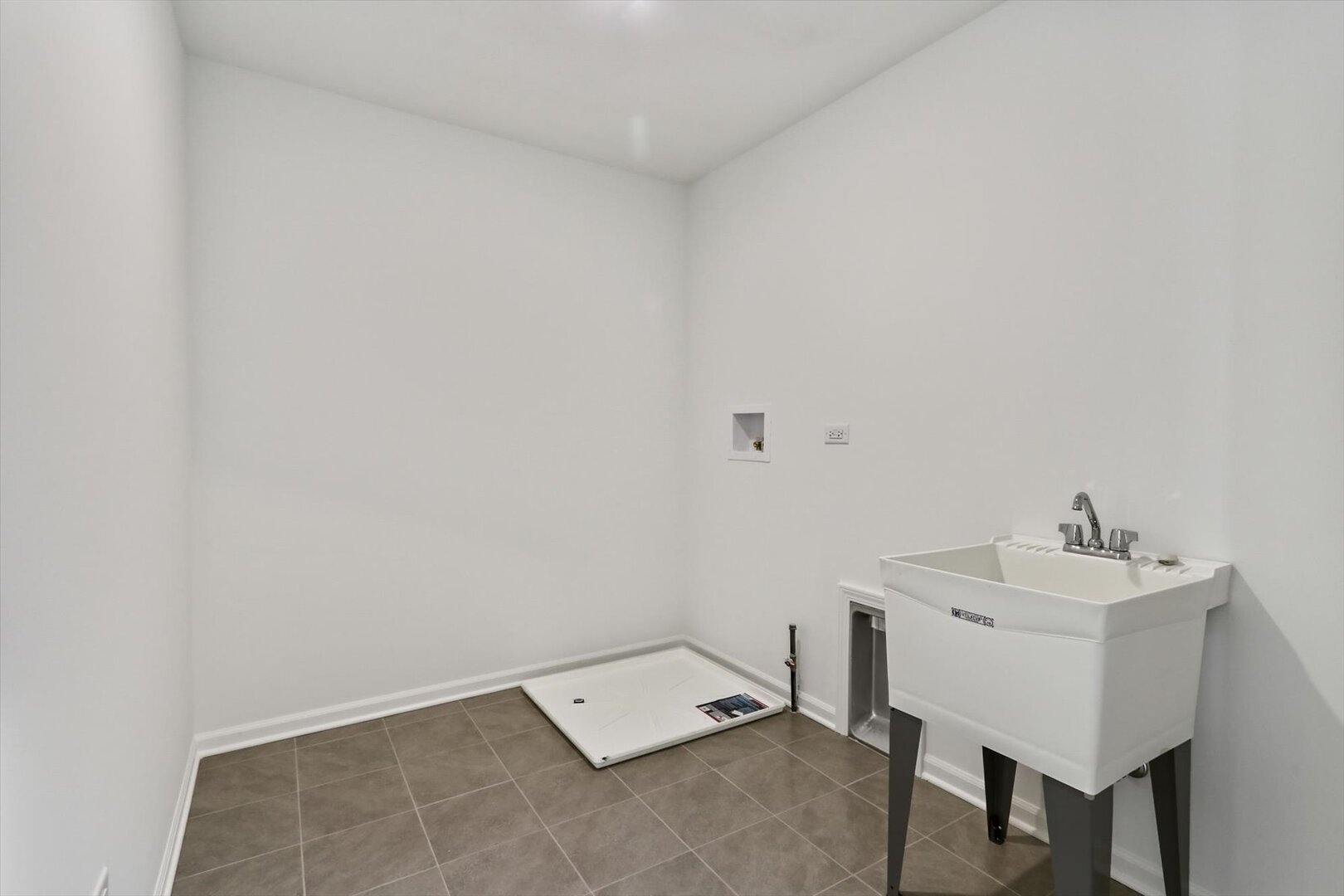 11391 Saxony Street, Huntley, IL 60142