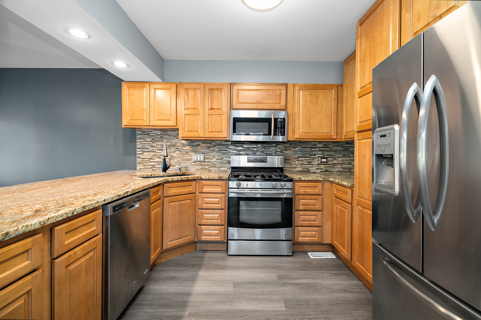 16705 Paxton Avenue, Tinley Park, IL 60477