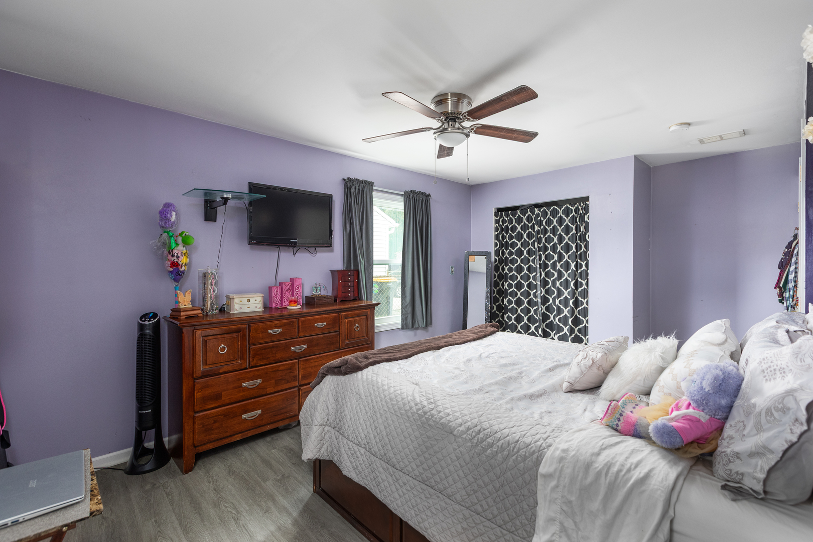 121 E Briarwood Drive, Streamwood, IL 60107