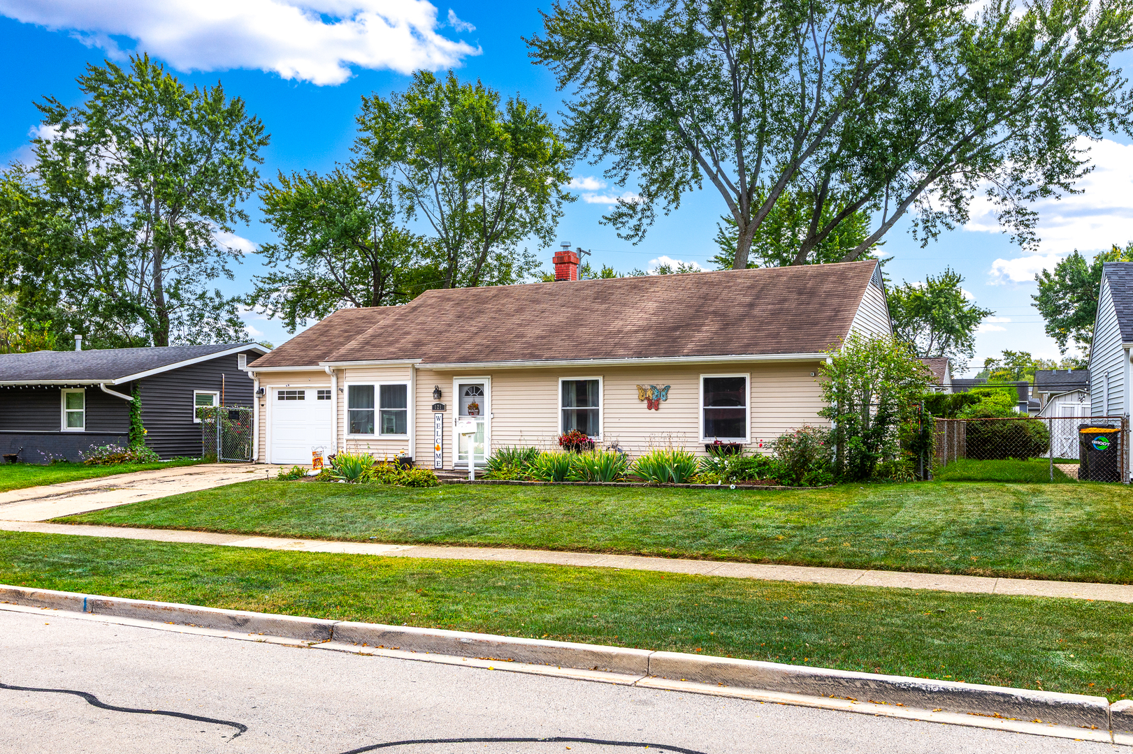 121 E Briarwood Drive, Streamwood, IL 60107