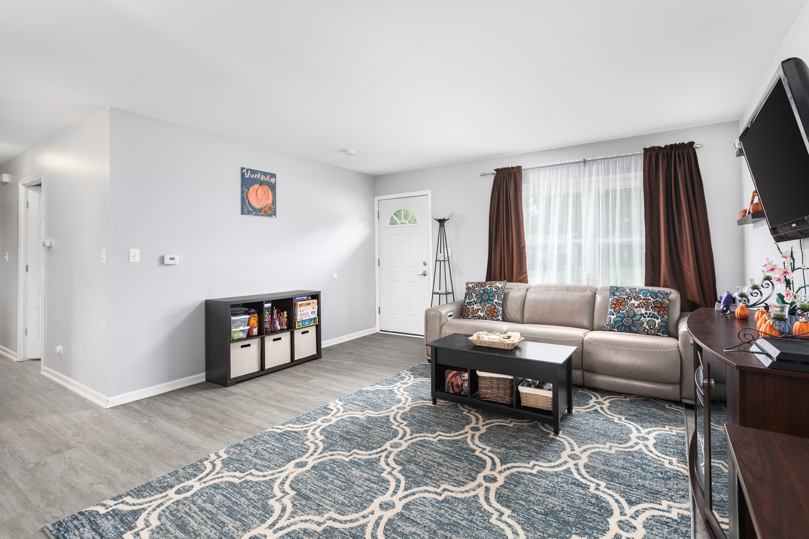 121 E Briarwood Drive, Streamwood, IL 60107