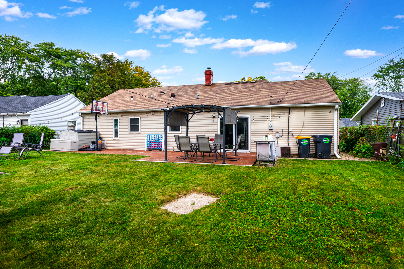 121 E Briarwood Drive, Streamwood, IL 60107