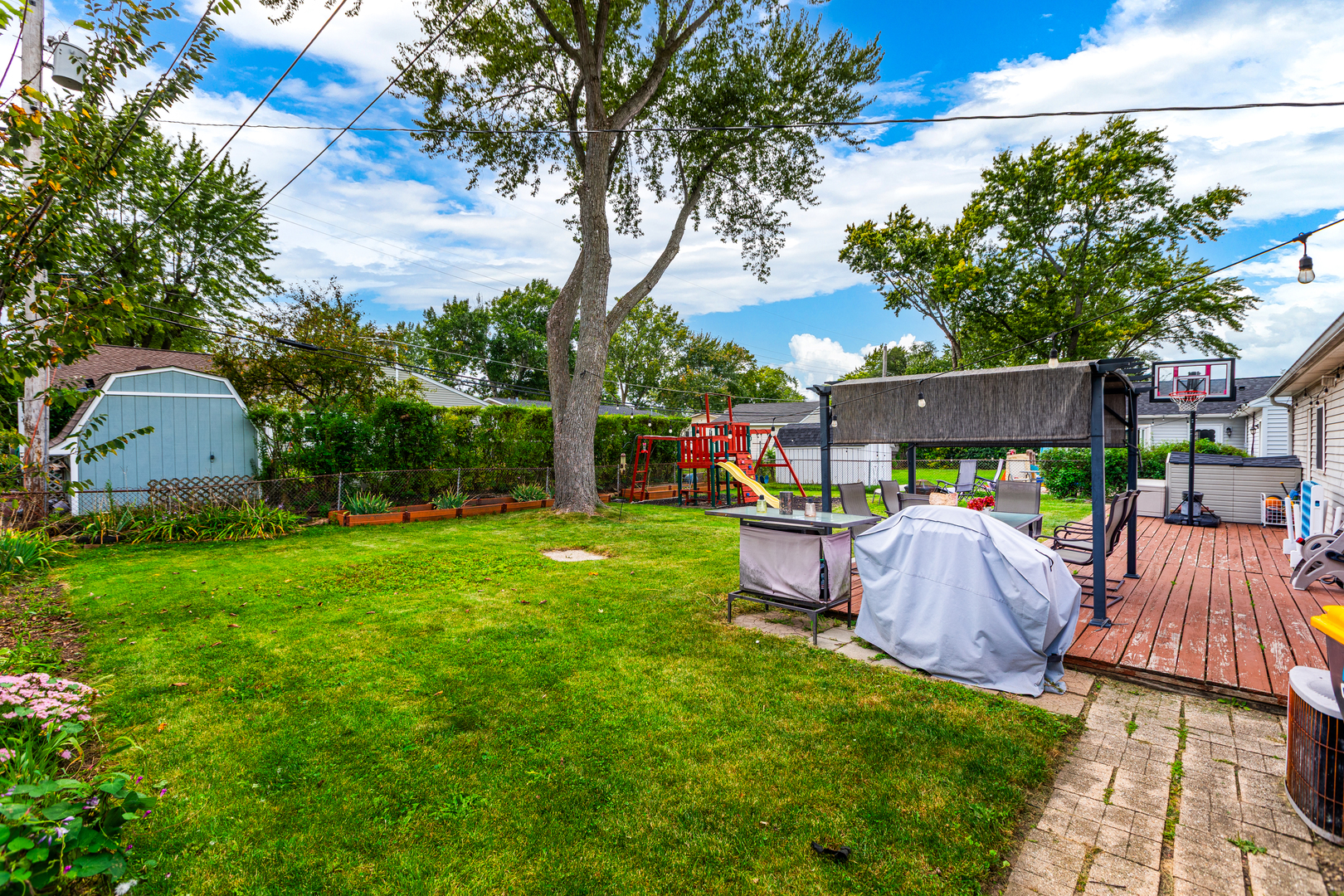 121 E Briarwood Drive, Streamwood, IL 60107