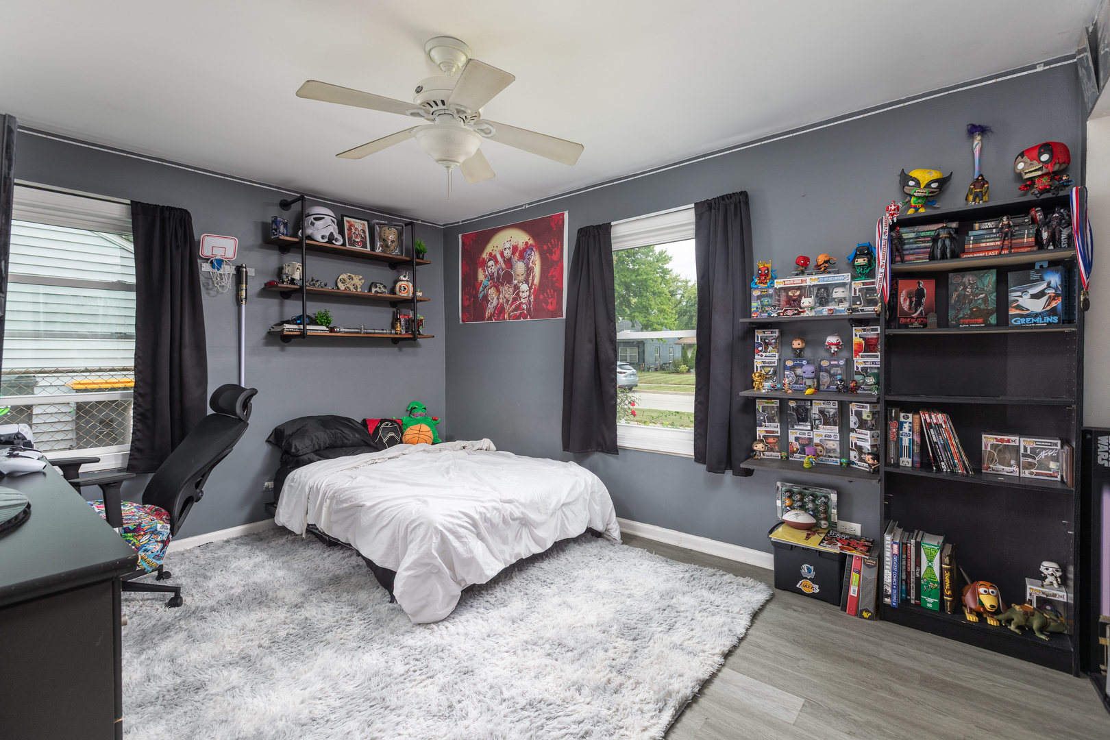 121 E Briarwood Drive, Streamwood, IL 60107