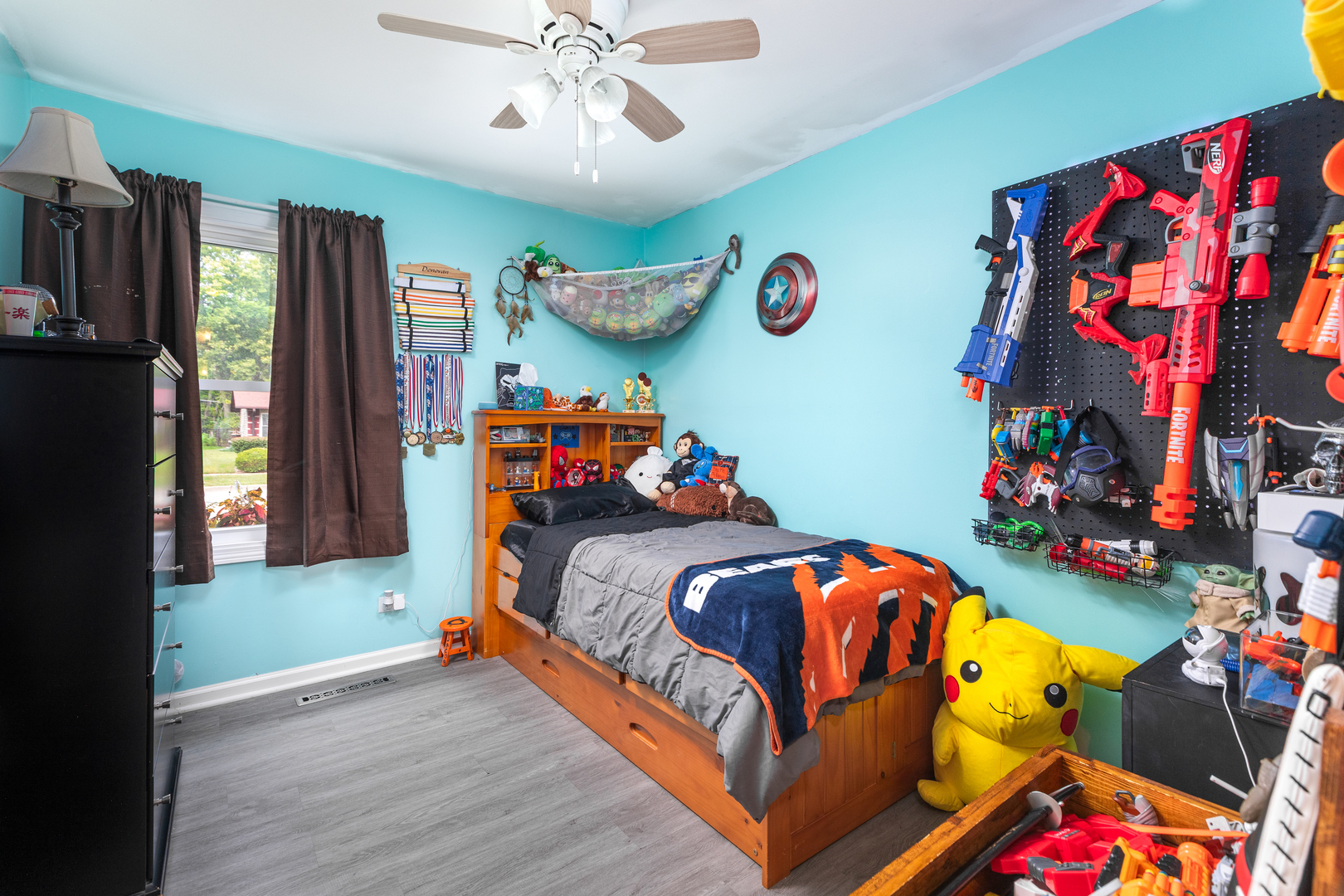 121 E Briarwood Drive, Streamwood, IL 60107