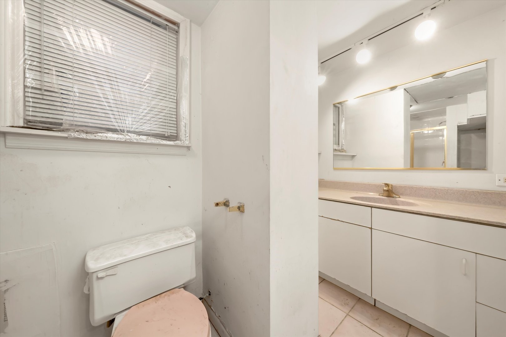 6858 Riverside Drive, Berwyn, IL 60402