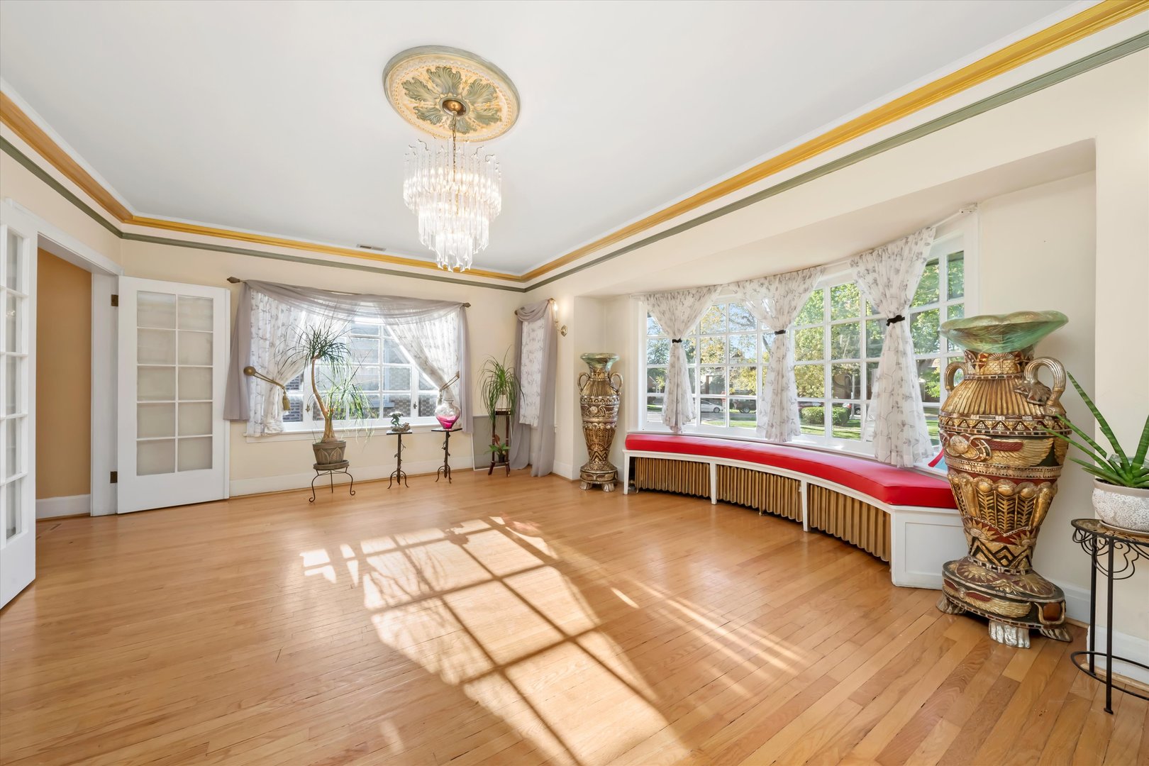 6858 Riverside Drive, Berwyn, IL 60402