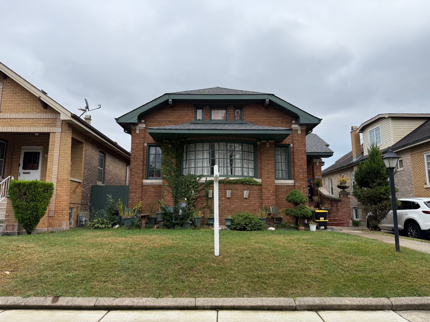 6858 Riverside Drive, Berwyn, IL 60402