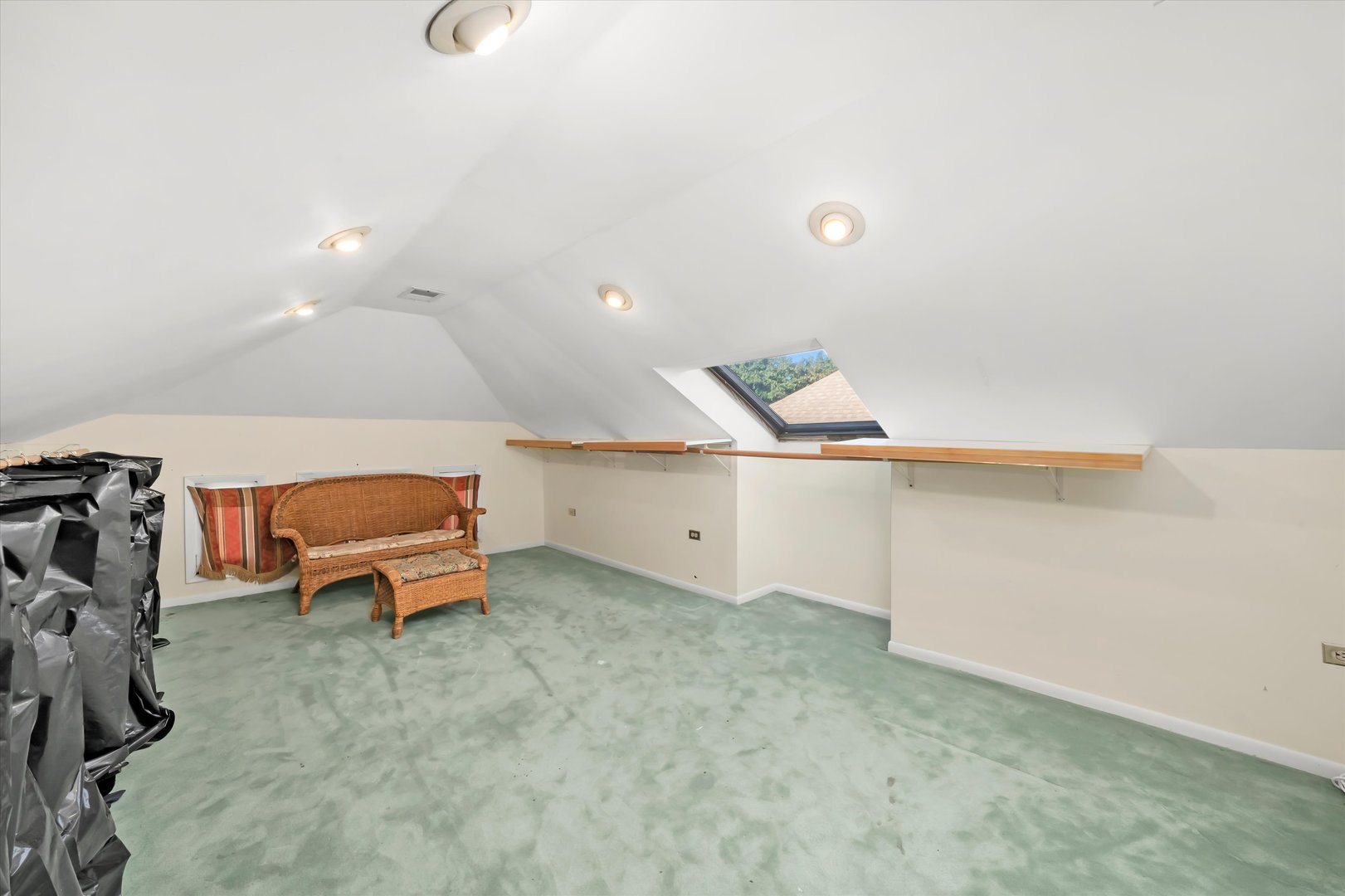 6858 Riverside Drive, Berwyn, IL 60402