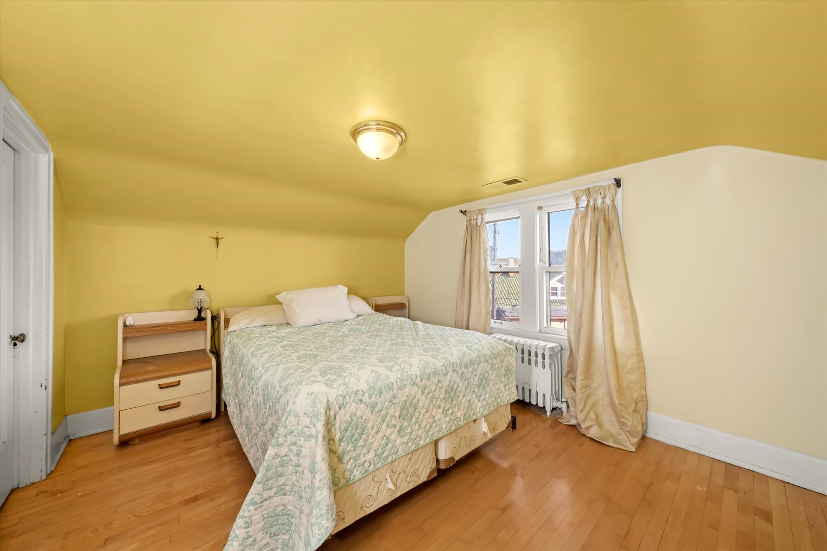 6858 Riverside Drive, Berwyn, IL 60402