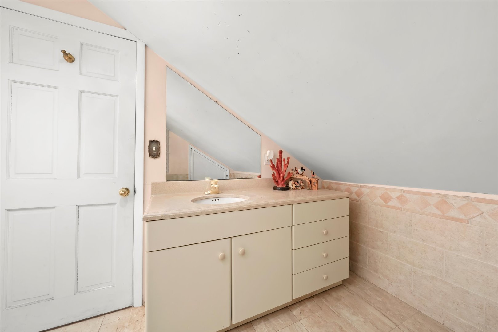 6858 Riverside Drive, Berwyn, IL 60402