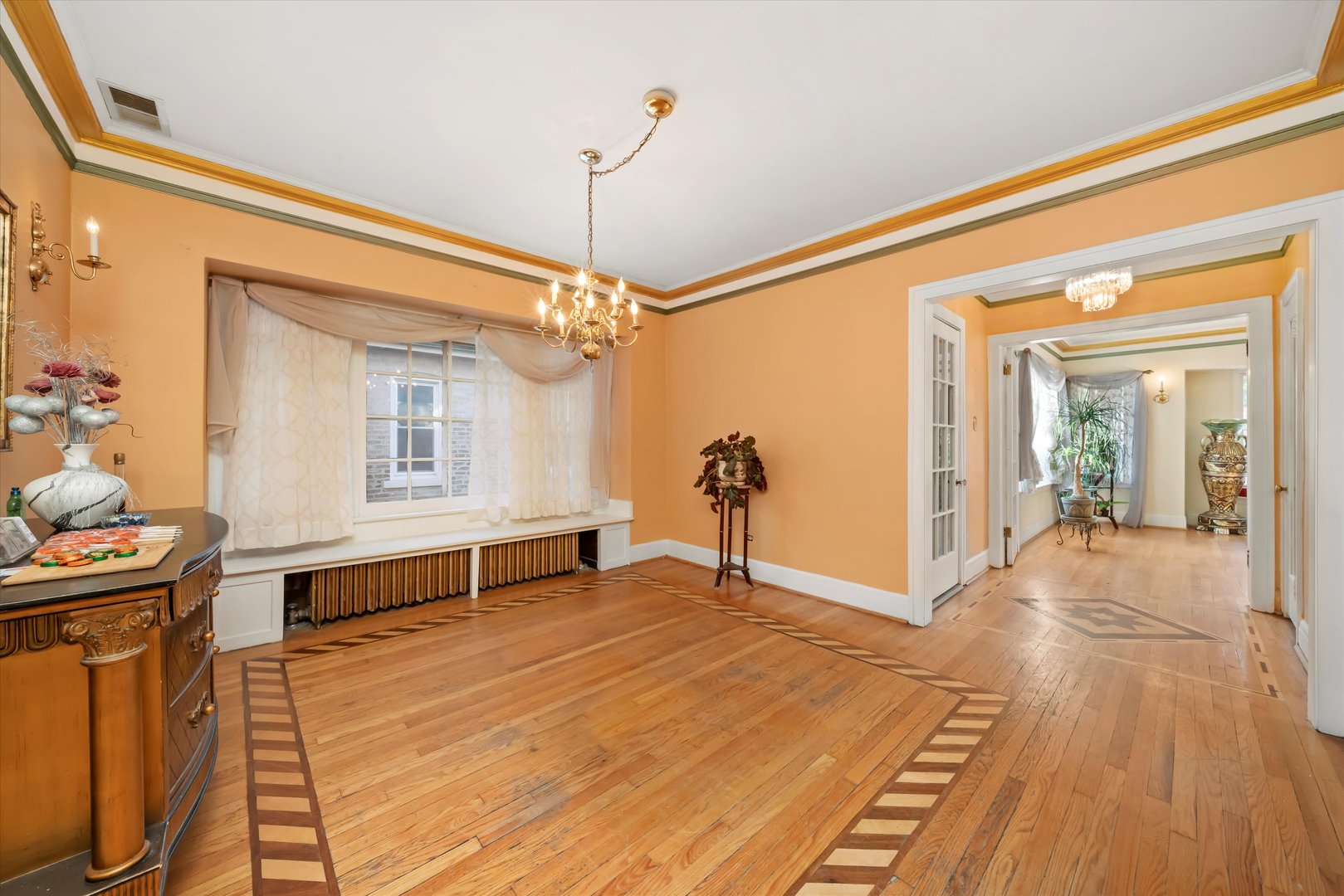 6858 Riverside Drive, Berwyn, IL 60402