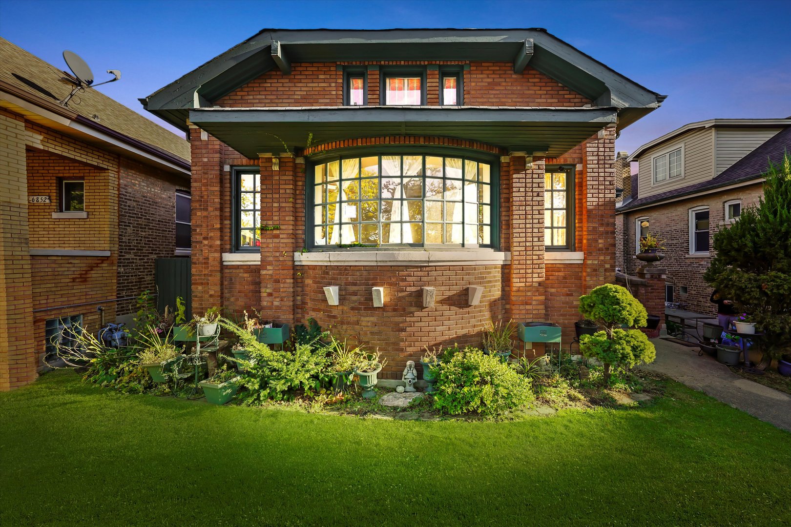 6858 Riverside Drive, Berwyn, IL 60402