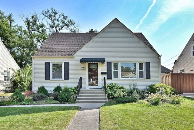 995 S Swain Avenue, Elmhurst, IL 60126