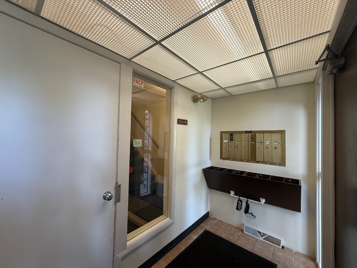 3108 ROBERTS Drive #6, Woodridge, IL 60517