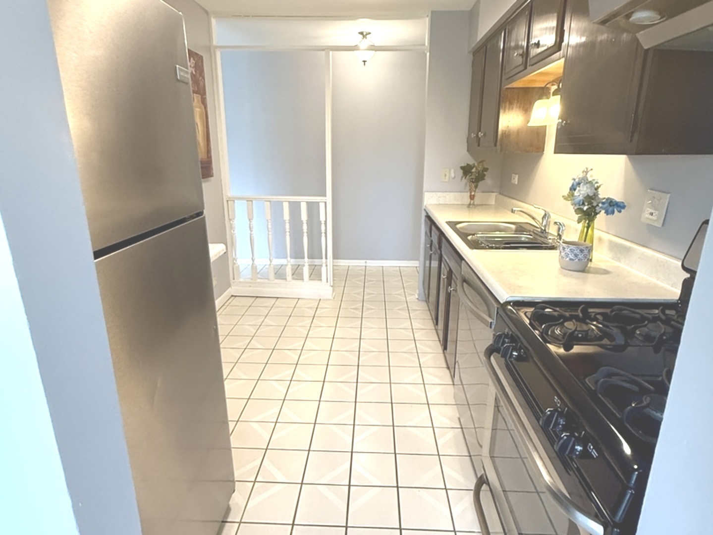 3108 ROBERTS Drive #6, Woodridge, IL 60517