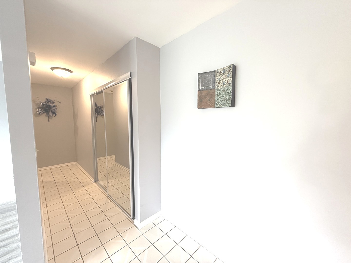 3108 ROBERTS Drive #6, Woodridge, IL 60517