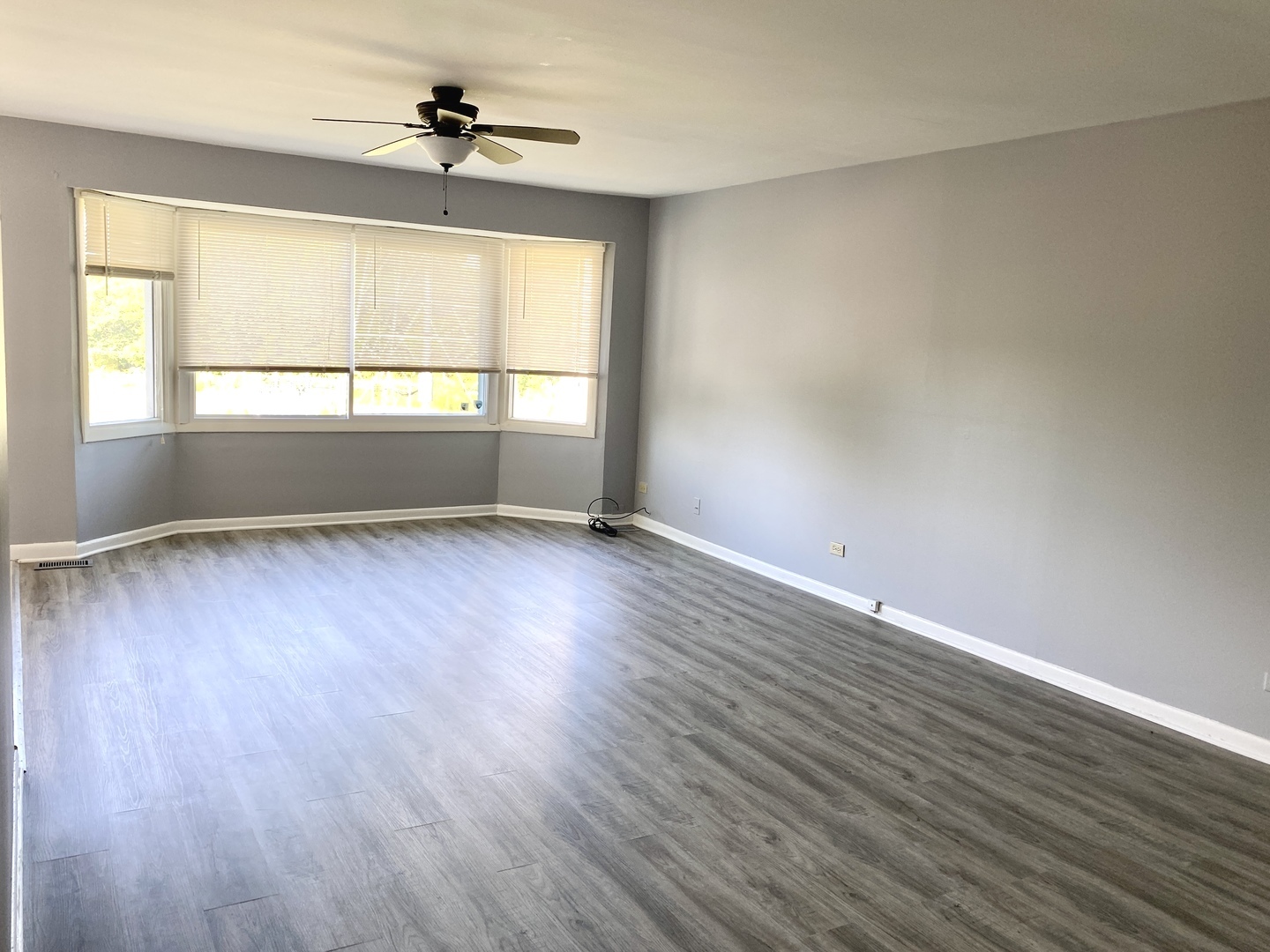 3108 ROBERTS Drive #6, Woodridge, IL 60517