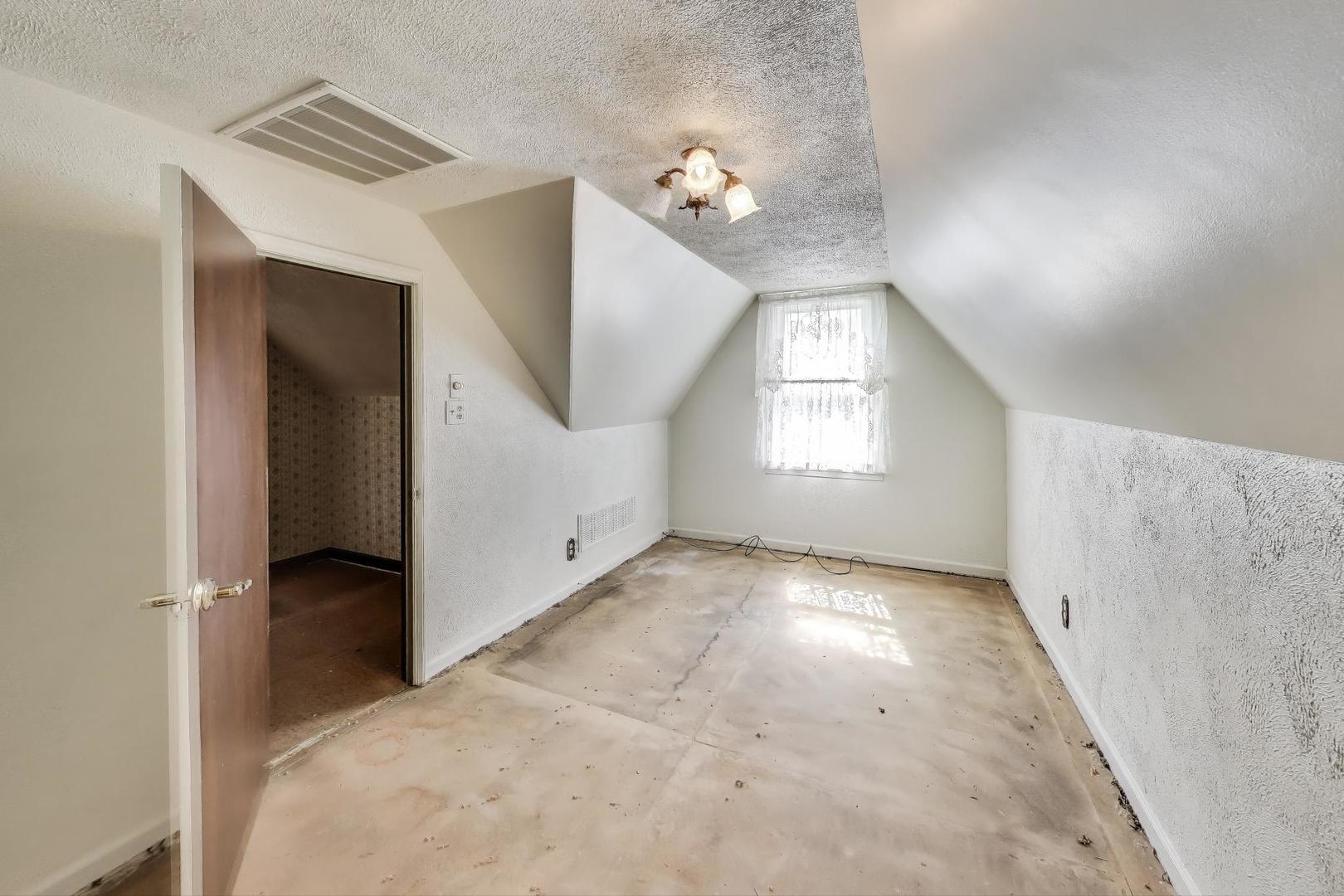 3221 N Opal Avenue, Chicago, IL 60634