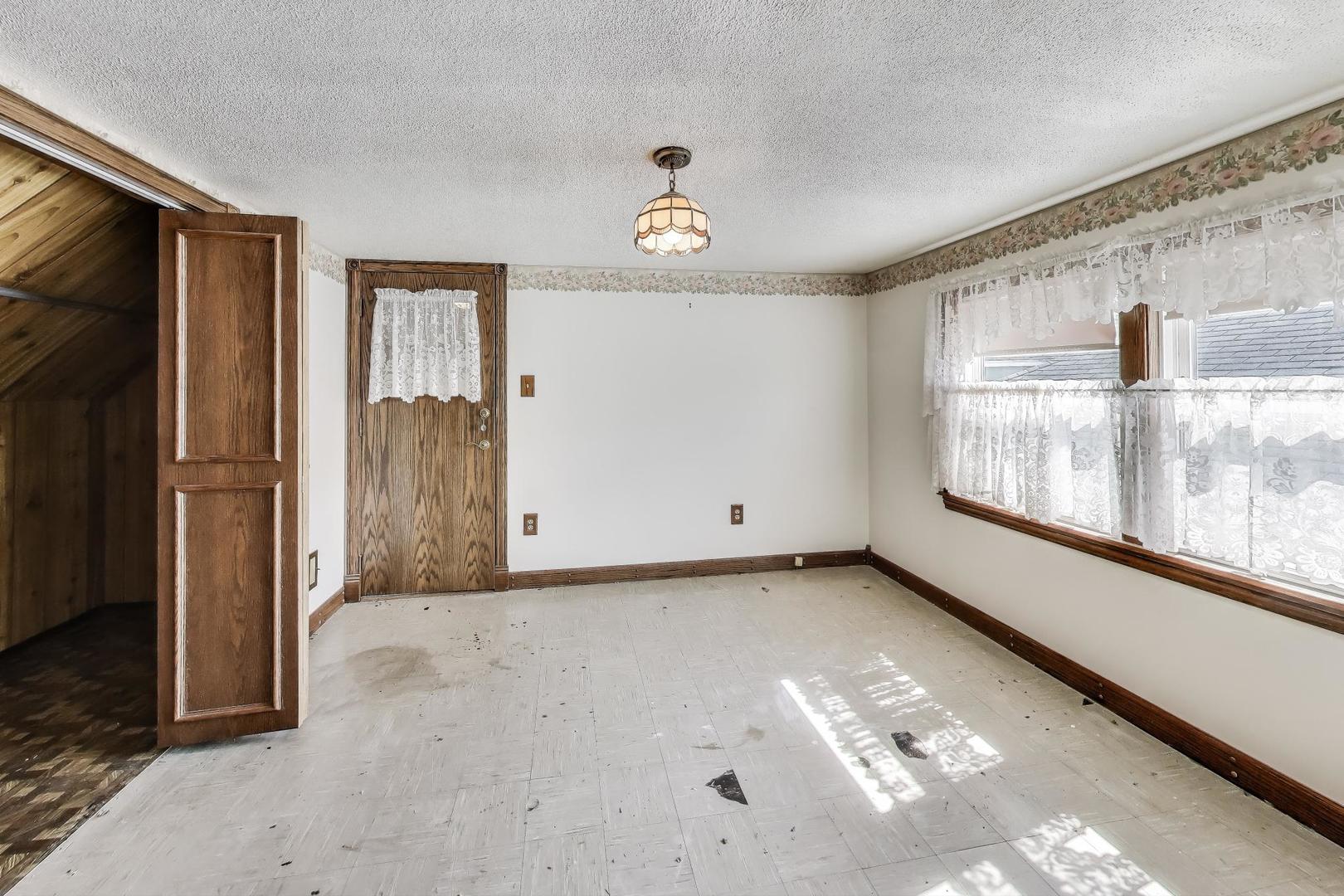 3221 N Opal Avenue, Chicago, IL 60634