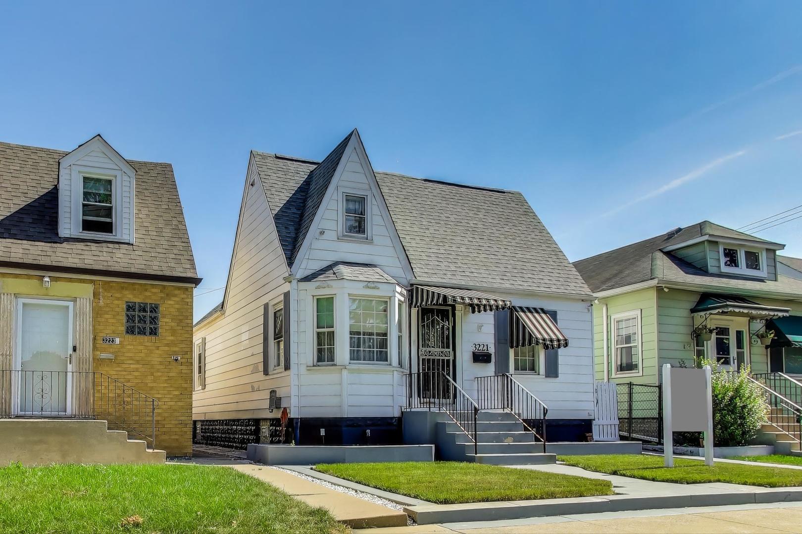 3221 N Opal Avenue, Chicago, IL 60634