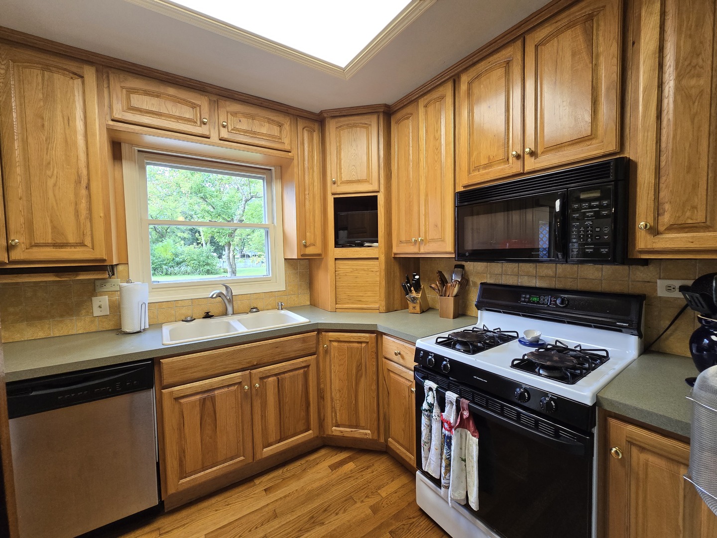 908 Kimberly Lane, Winthrop Harbor, IL 60096