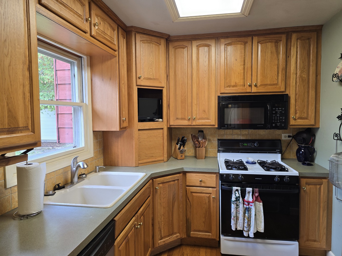 908 Kimberly Lane, Winthrop Harbor, IL 60096