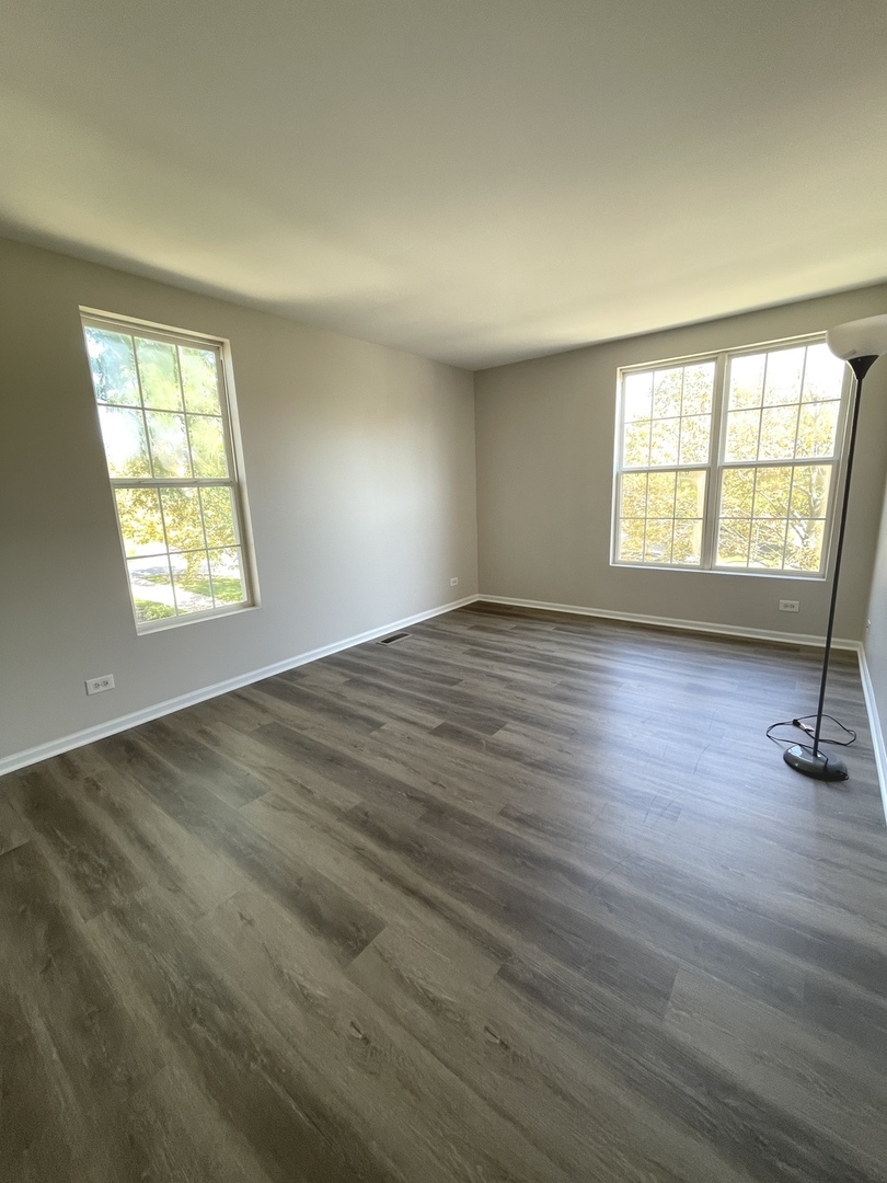 1069 Symphony Drive, Aurora, IL 60504