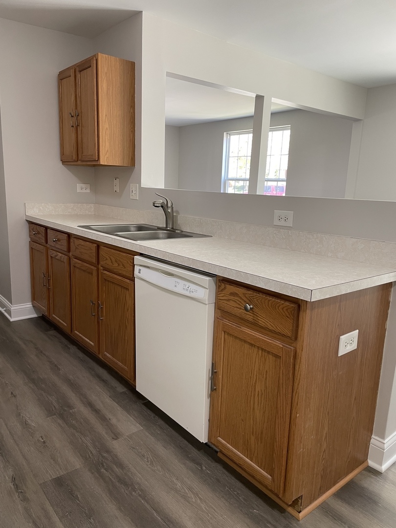 1069 Symphony Drive, Aurora, IL 60504