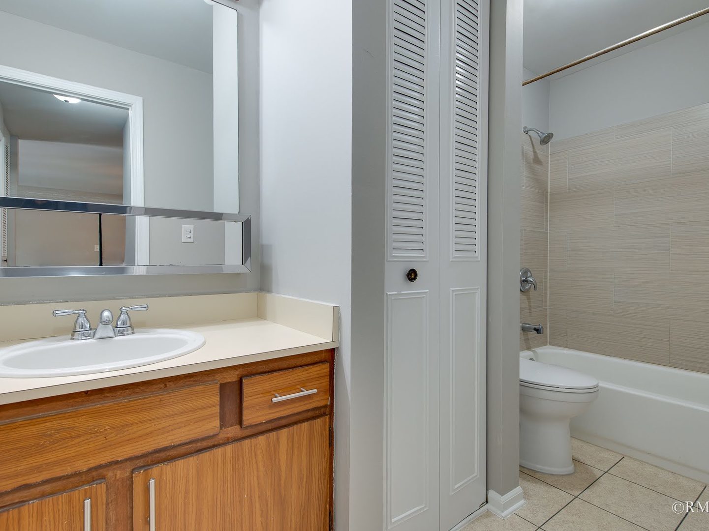 720 Prescott Drive #209, Roselle, IL 60172