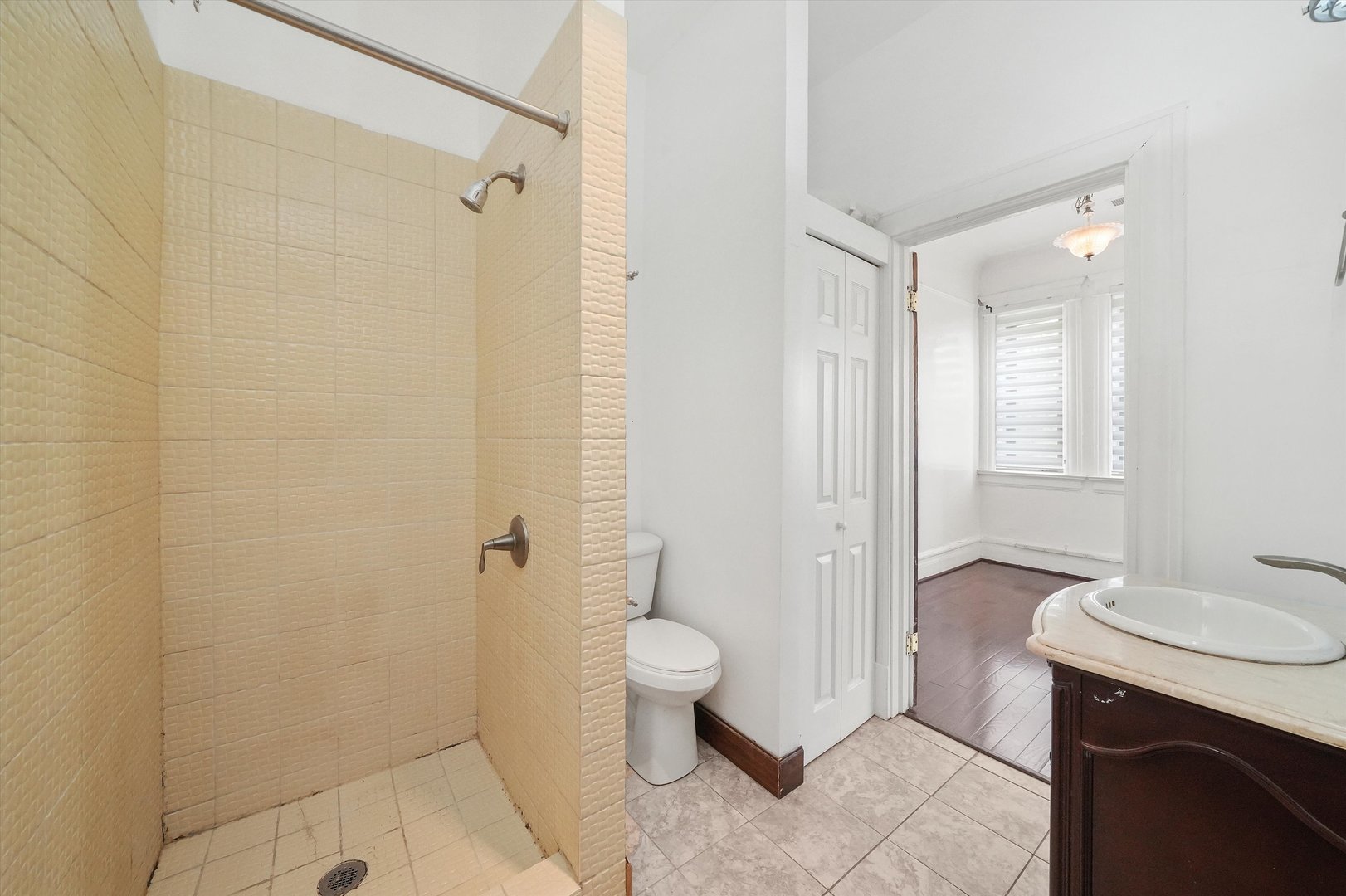 4540 S Prairie Avenue, Chicago, IL 60653