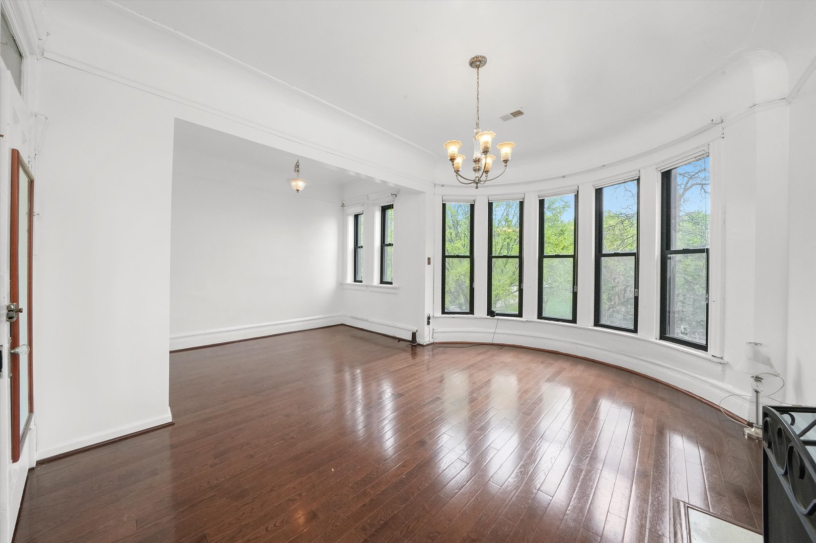 4540 S Prairie Avenue, Chicago, IL 60653