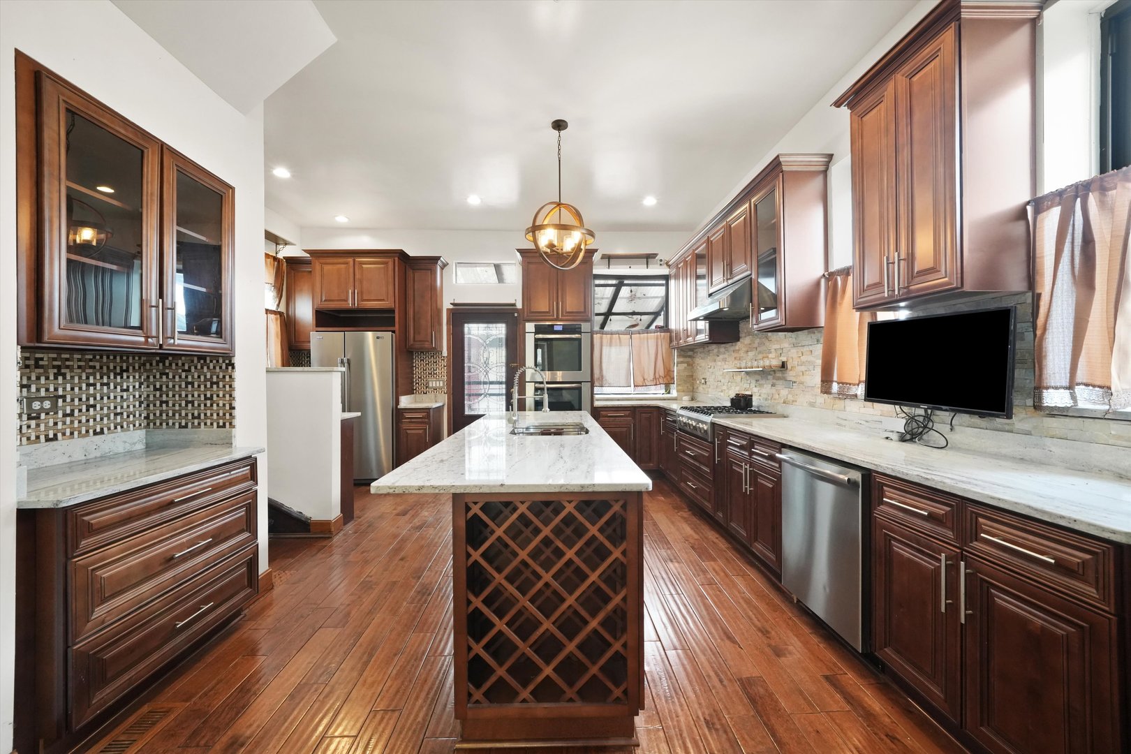 4540 S Prairie Avenue, Chicago, IL 60653