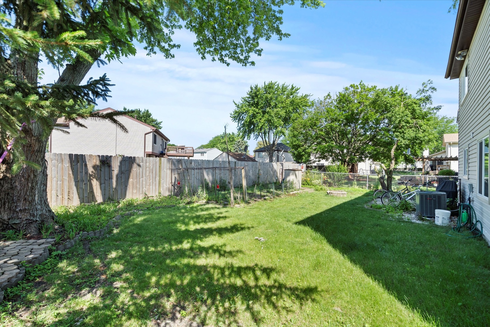 640 Rodenburg Road, Roselle, IL 60172