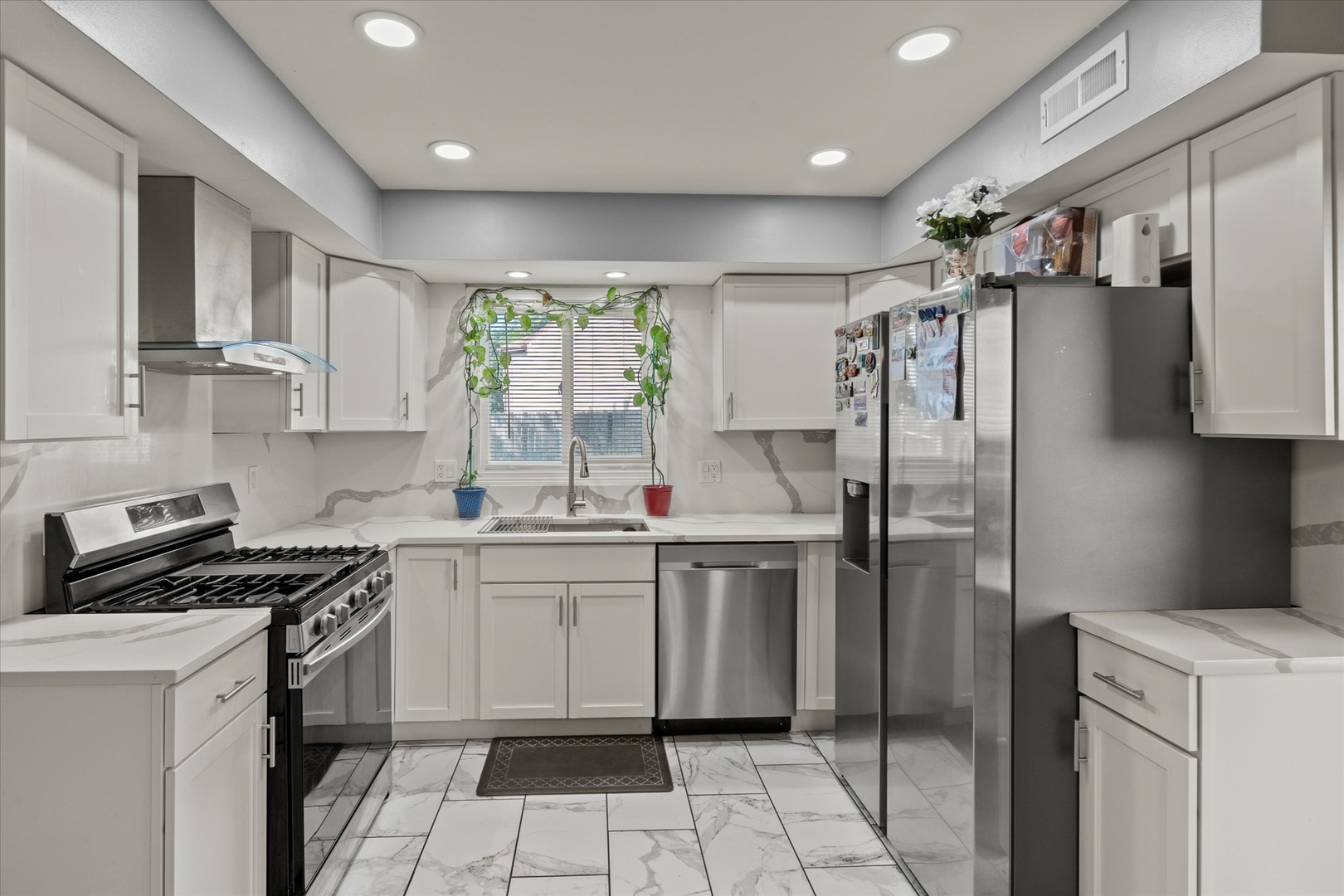 640 Rodenburg Road, Roselle, IL 60172