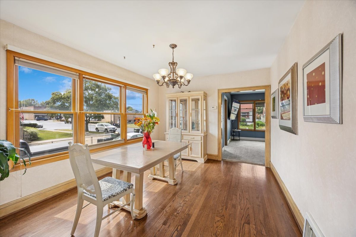 9431 S Turner Avenue, Evergreen Park, IL 60805