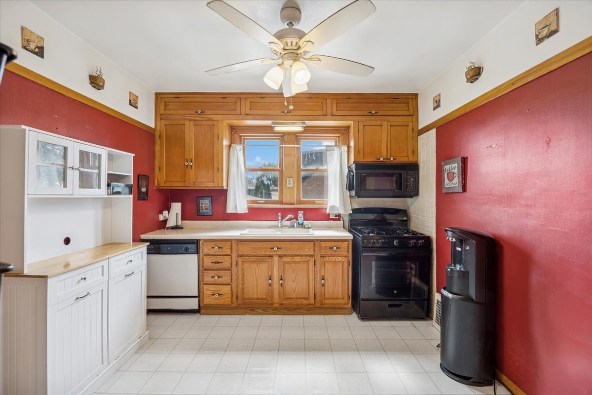 9431 S Turner Avenue, Evergreen Park, IL 60805