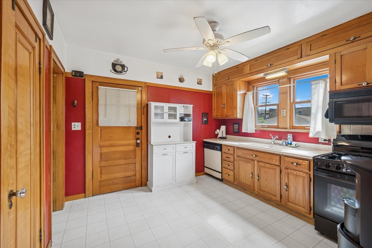 9431 S Turner Avenue, Evergreen Park, IL 60805