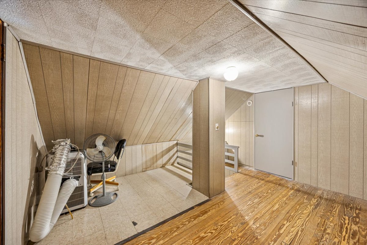 9431 S Turner Avenue, Evergreen Park, IL 60805