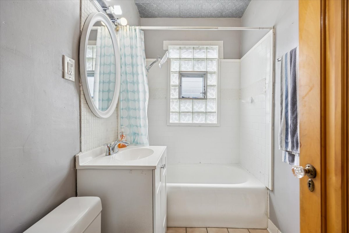 9431 S Turner Avenue, Evergreen Park, IL 60805