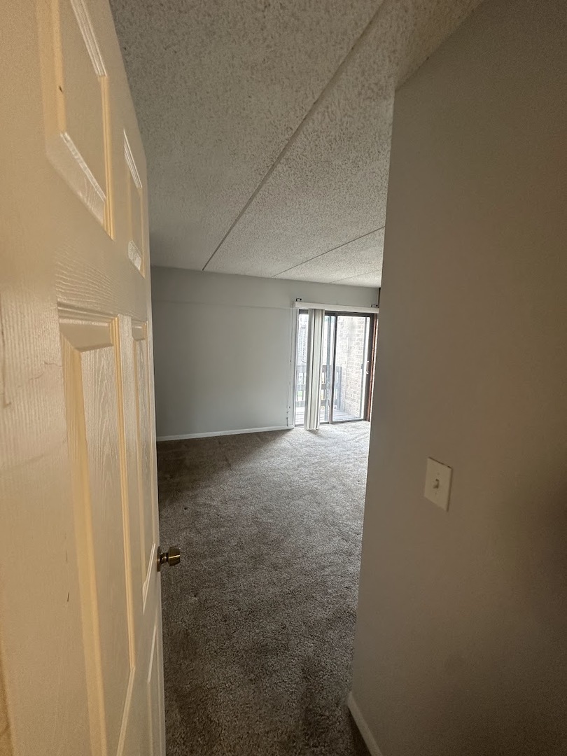 704 Kenneth Circle, Elgin, IL 60120