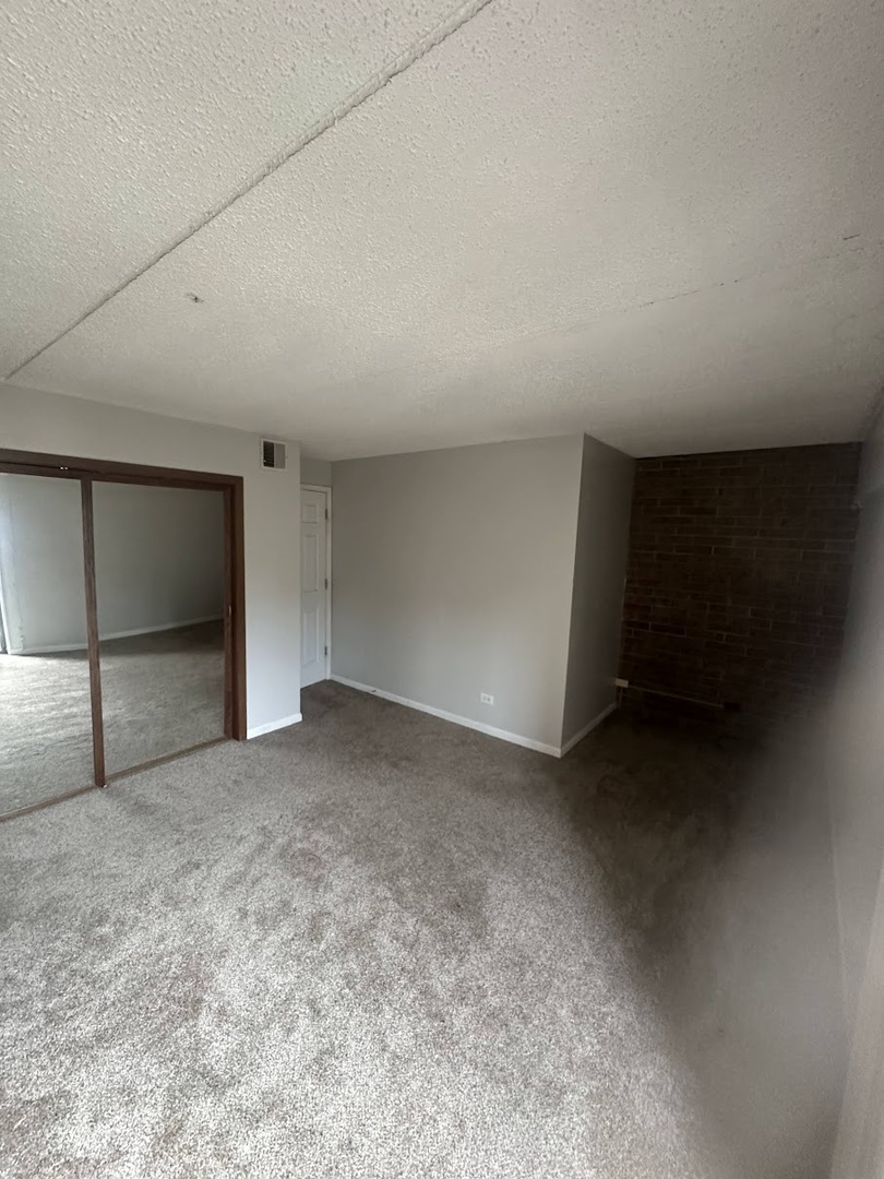 704 Kenneth Circle, Elgin, IL 60120