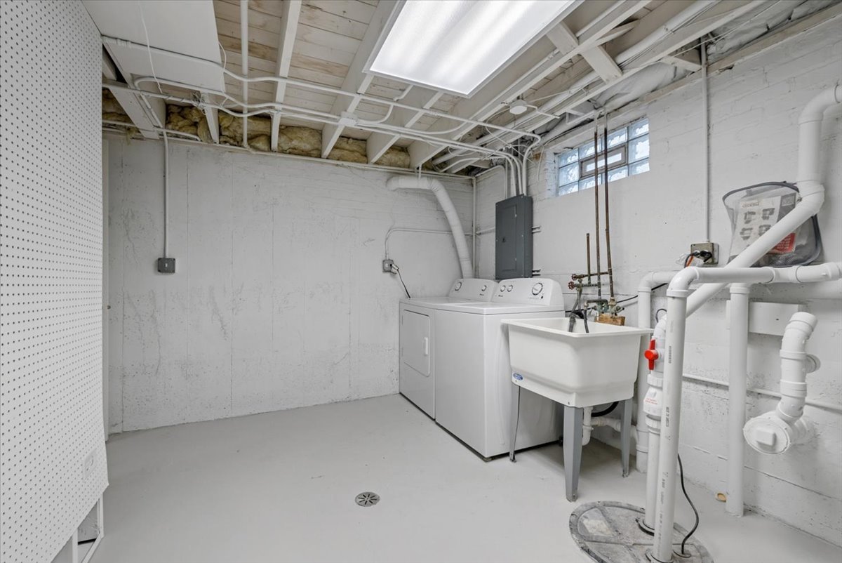 617 S Madison Avenue, La Grange, IL 60525