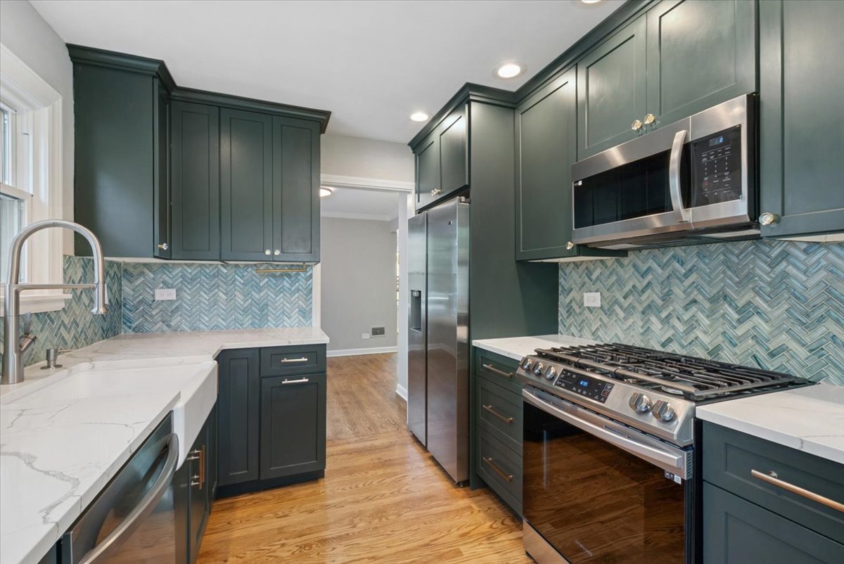 617 S Madison Avenue, La Grange, IL 60525